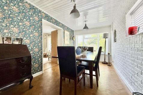 DiningRoom.jpg