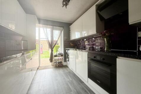 Kitchen1.jpg
