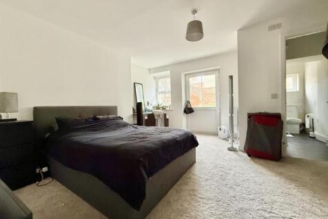 Bedroom1.jpg