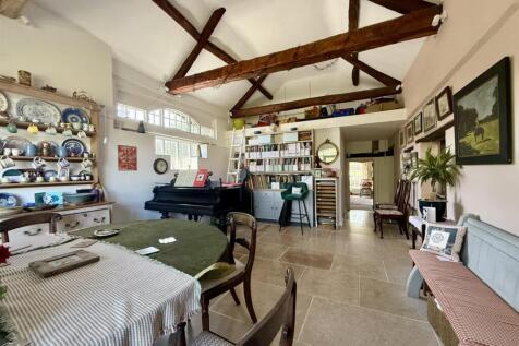 DiningRoom2.jpg