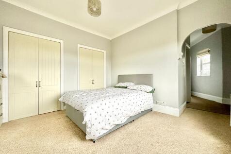 Bedroom1.JPG