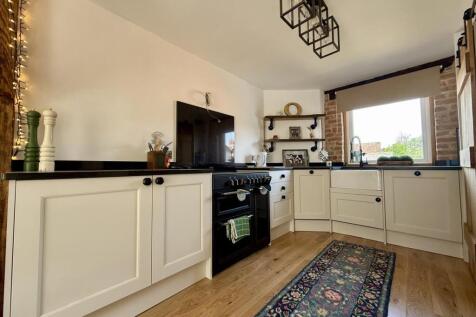 Kitchen1.jpg
