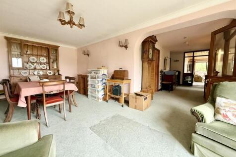 DiningRoom.jpg