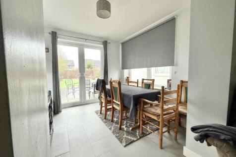 DiningRoom.jpg