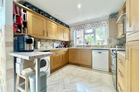 Kitchen1.jpg