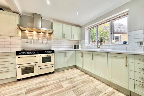 Kitchen1.jpg