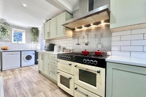 Kitchen2.jpg