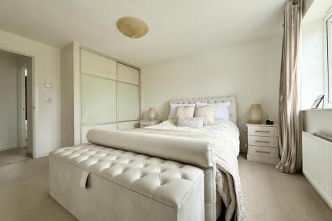 Bedroom1.jpg