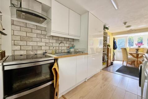 Kitchen1.jpg