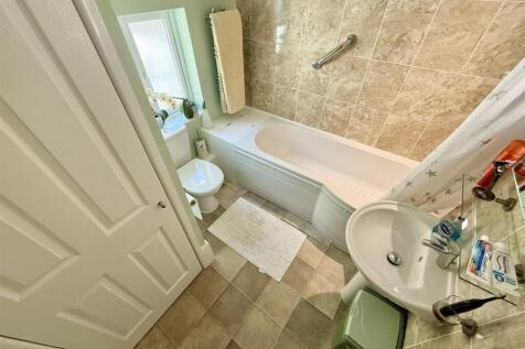 Bathroom.jpg