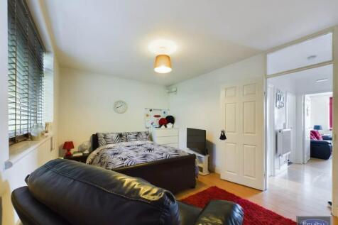 Bedroom (2)