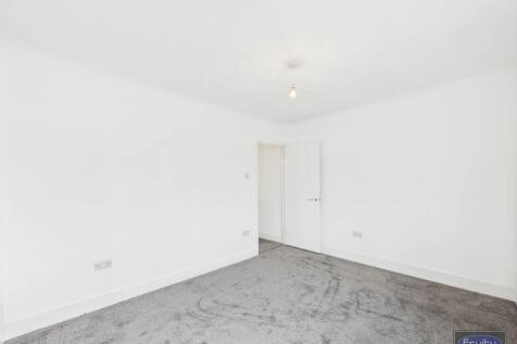 Bedroom One (3)