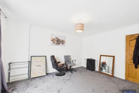 Bedroom One (3)