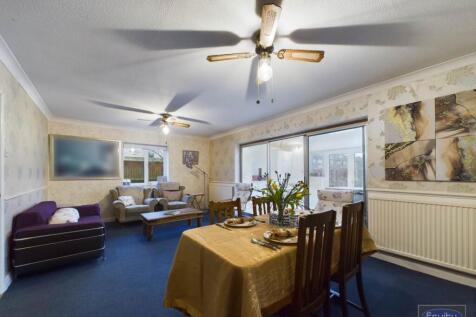 Living room (2)