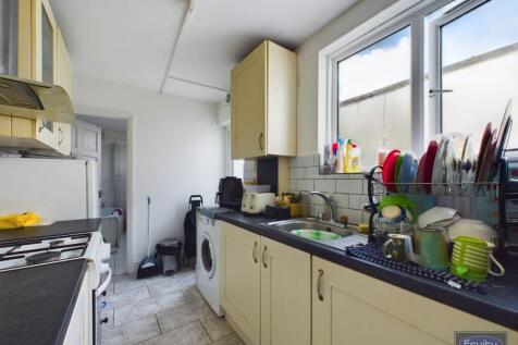 Kitchen (2)
