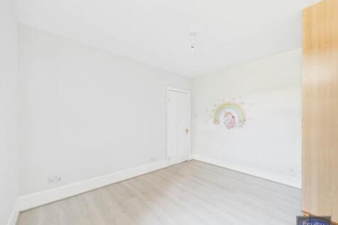 Bedroom One (3)