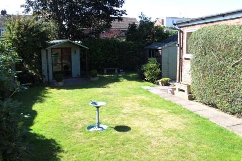 rear garden.JPG