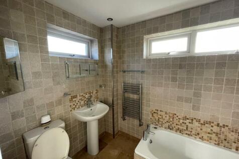 Bathroom 2.jpg