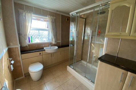 Shower room.jpg