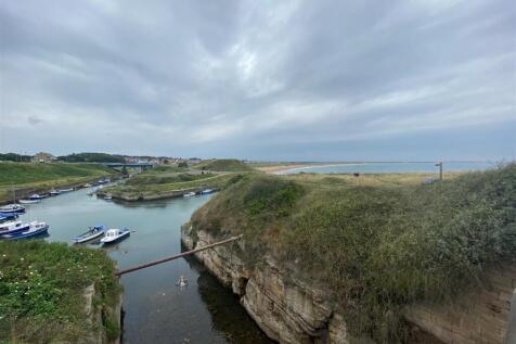 Seaton Sluice.jpg