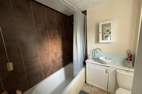 Bathroom.jpg