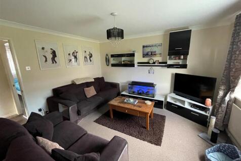 Lounge 1.jpg