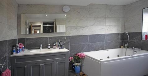 Bathroom2.jpg