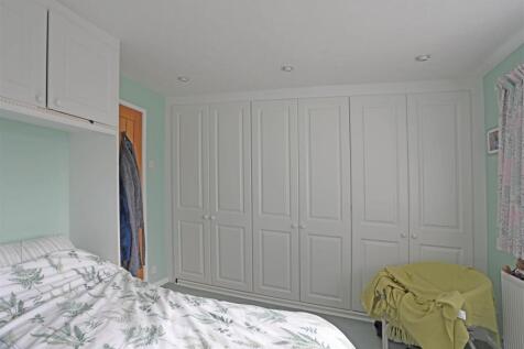 Master Bedroom2.jpg