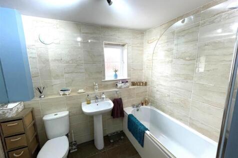 Bathroom.jpg
