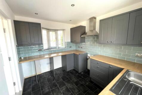 Kitchen 2.jpg