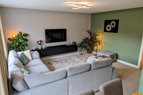Lounge 1.jpg