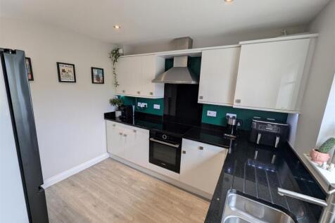 Kitchen 1.jpg
