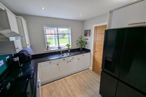 Kitchen 3.jpg