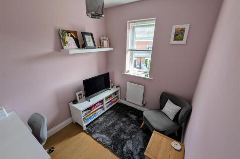 bedroom 3.jpg