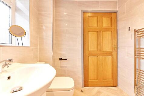 Bathroom 2.jpg