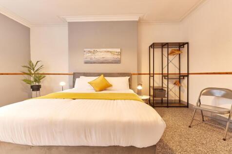 Master Bedroom 1.jpg
