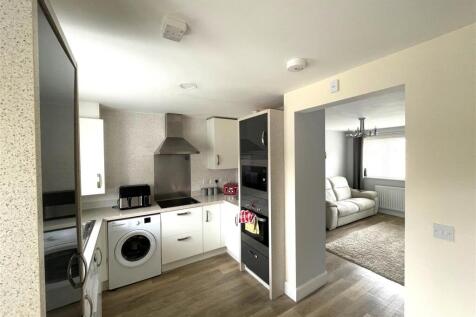 Kitchen 2.jpg