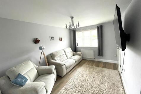 Lounge 1.jpg