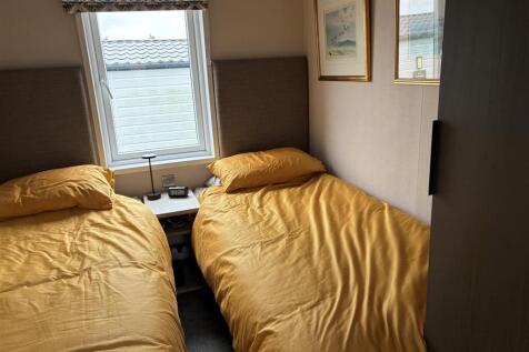 Twin room.jpg