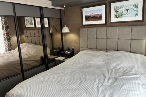 Bed 2.jpg