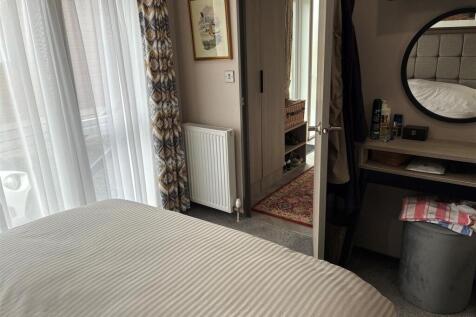 Bed 3.jpg