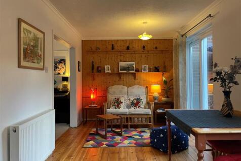Hastings Avenue 3 78.jpg