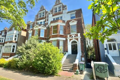 Earls Avenue