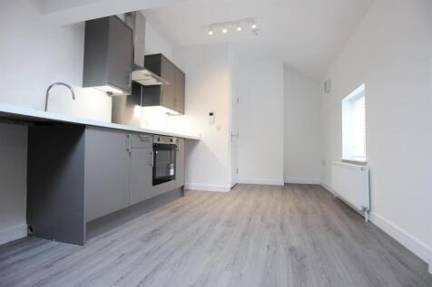 OPENPLAN KITCHEN/LIVING SPACE