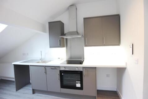 OPENPLAN KITCHEN/LIVING SPACE