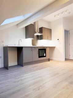OPENPLAN KITCHEN/LIVING SPACE