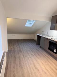 OPENPLAN KITCHEN/LIVING SPACE