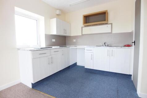 LOUNGE/KITCHEN