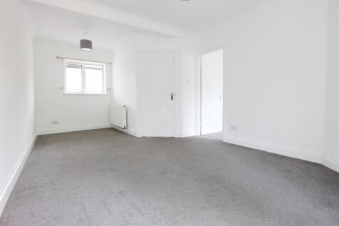 GOOD SIZE LOUNGE