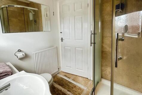 pbox-bathroom-309284.jpg